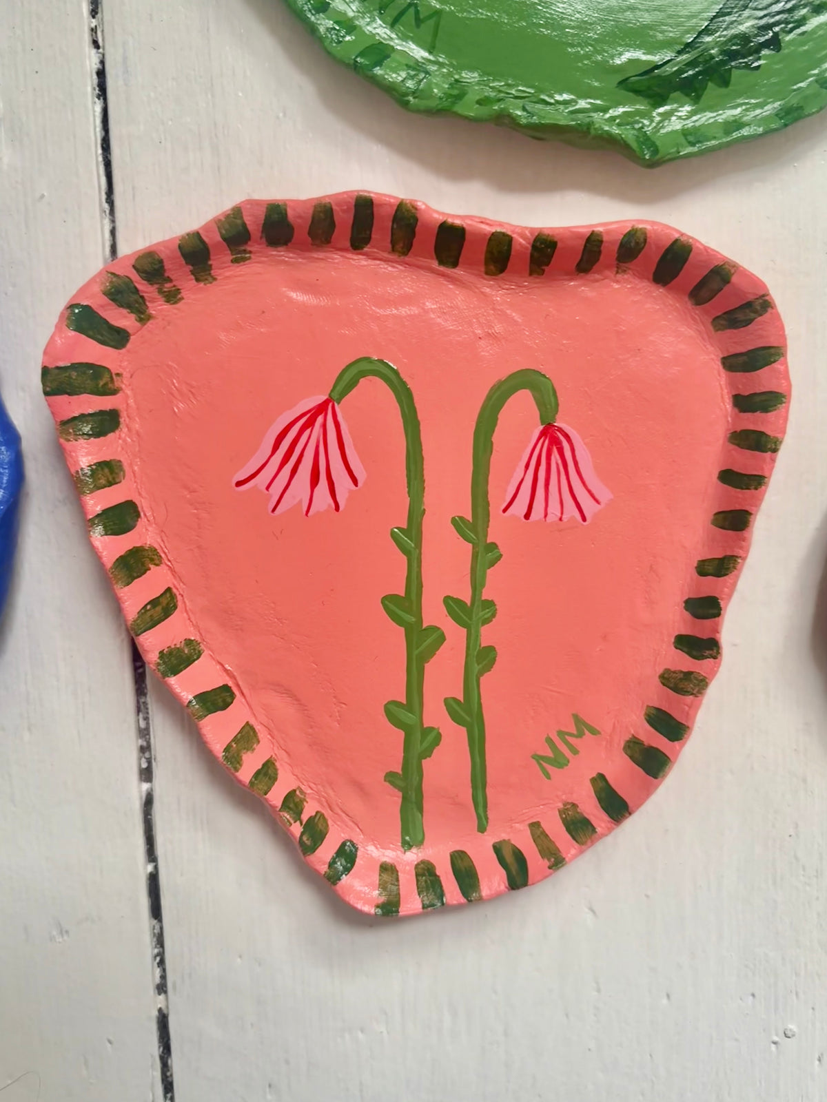 Pink flowers wall plate.