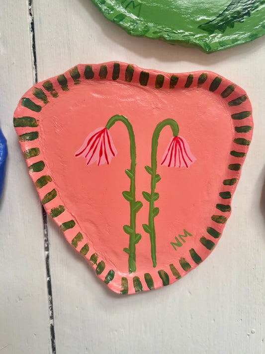 Pink flowers wall plate.